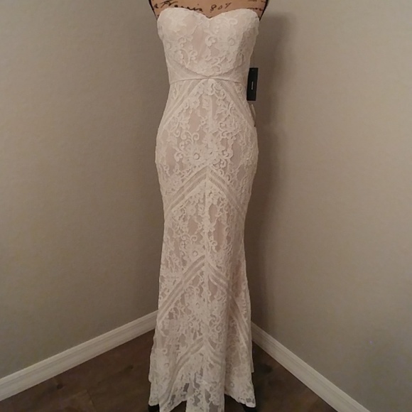 Gorgeous Ivory/ lace gown!! - Picture 2 of 8